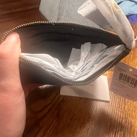 Coach Black and Red Floral wallet/wristlet - Picture 5 of 10